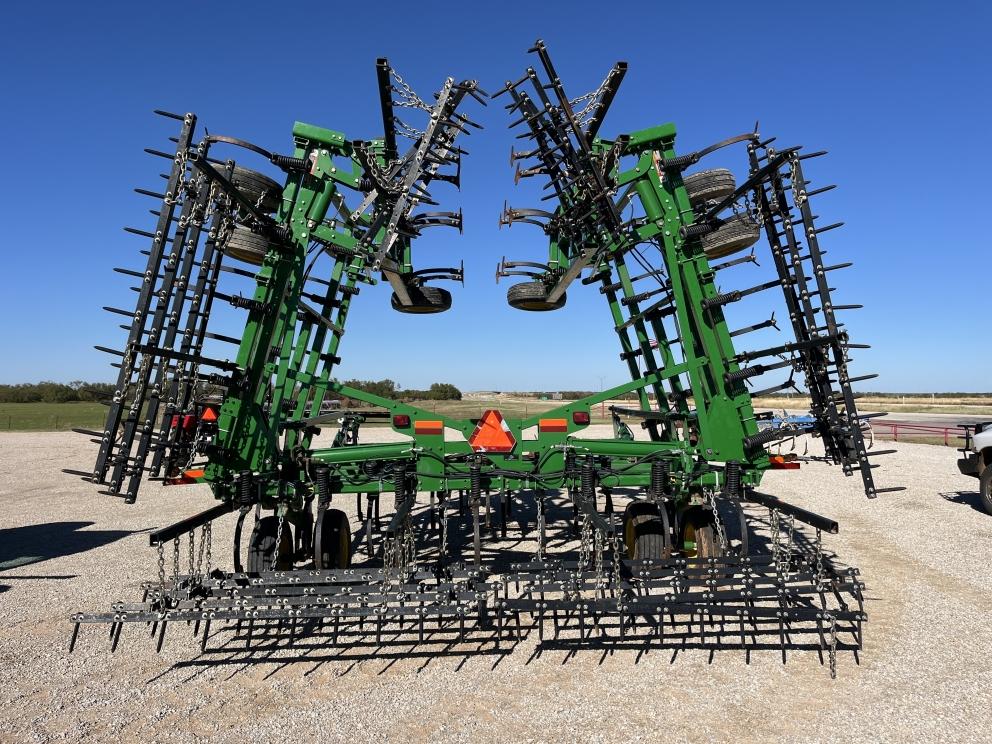 Image for 2014 John Deere 2210
