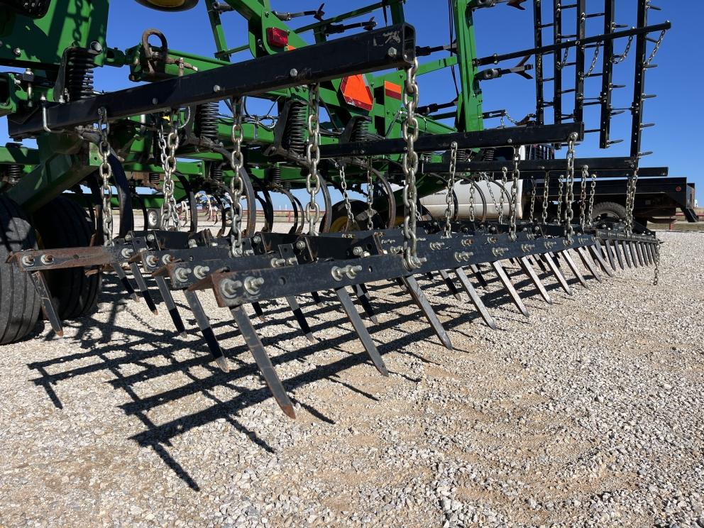 Image for 2014 John Deere 2210