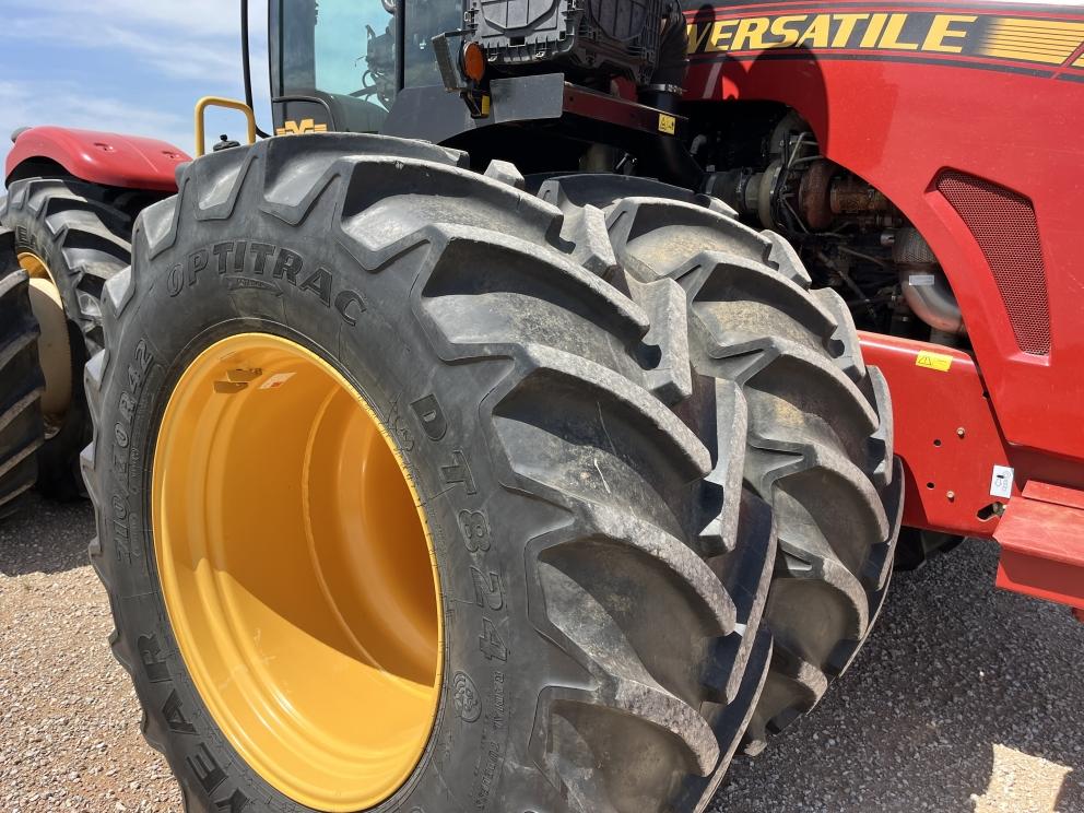 Image for 2017 Versatile 610