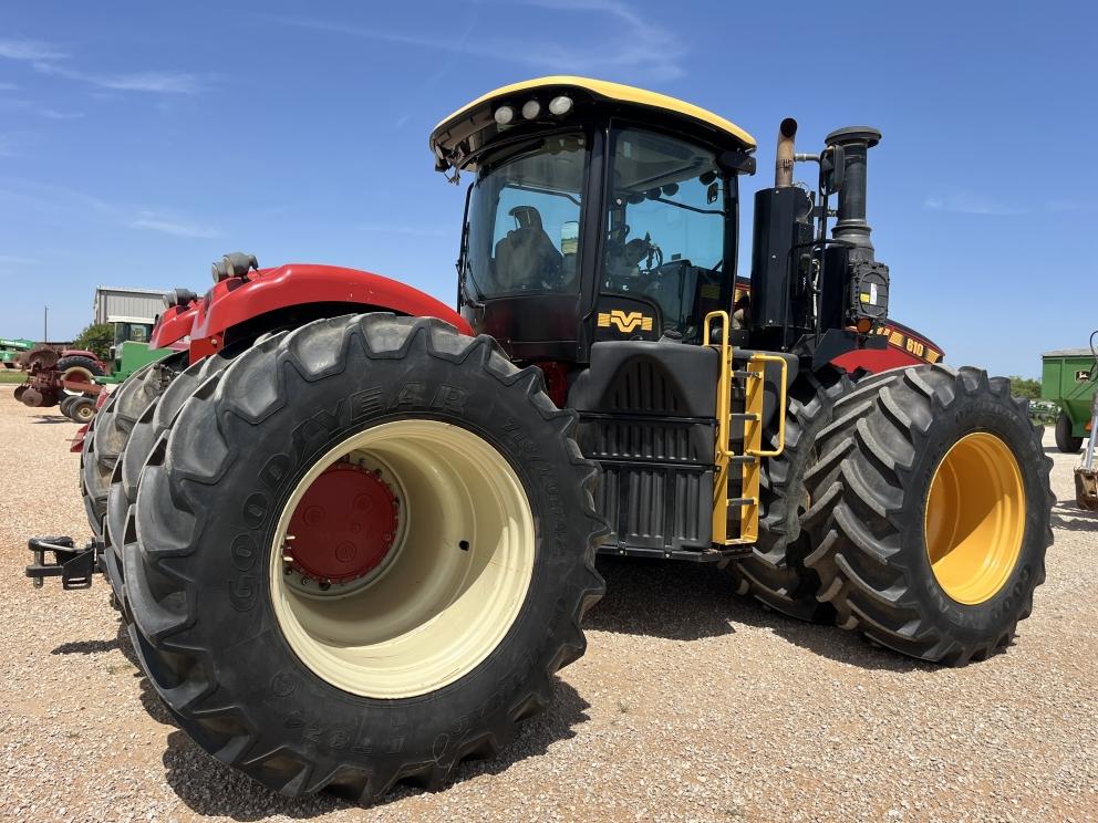 Image for 2017 Versatile 610