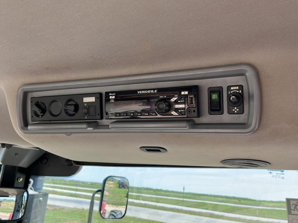 Image for 2017 Versatile 610