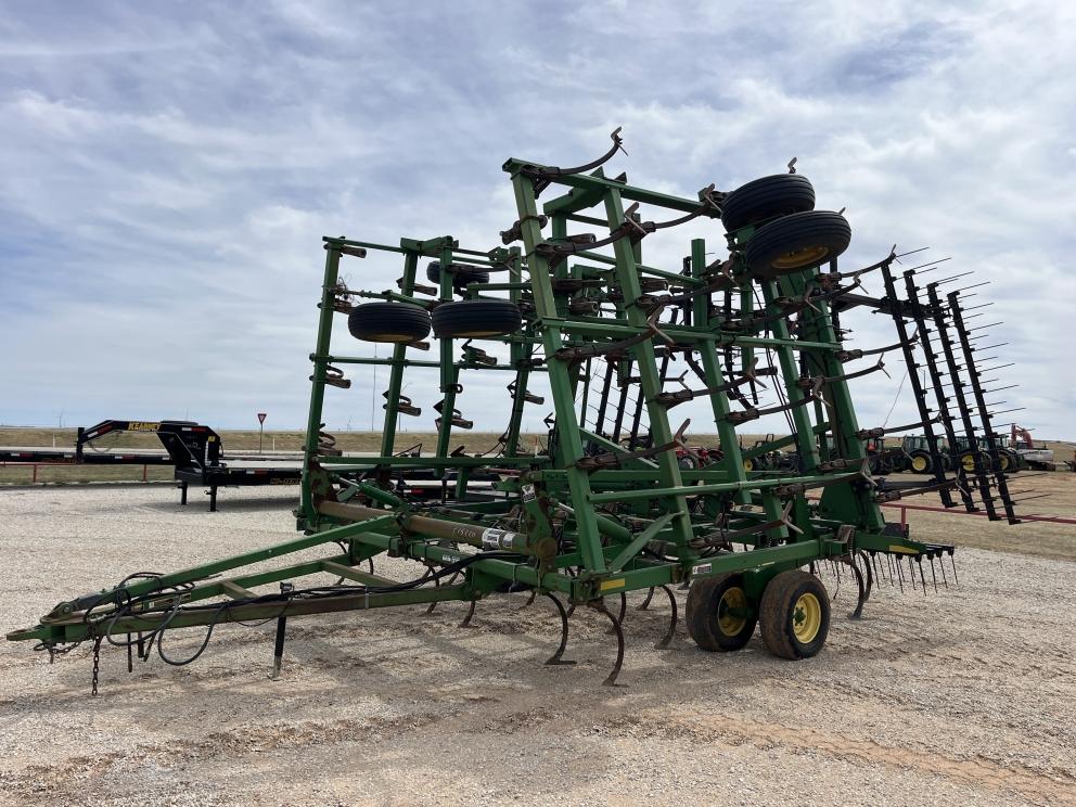 Image for 2005 John Deere 2210