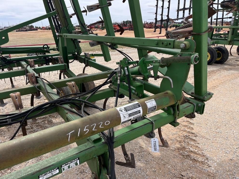 Image for 2005 John Deere 2210