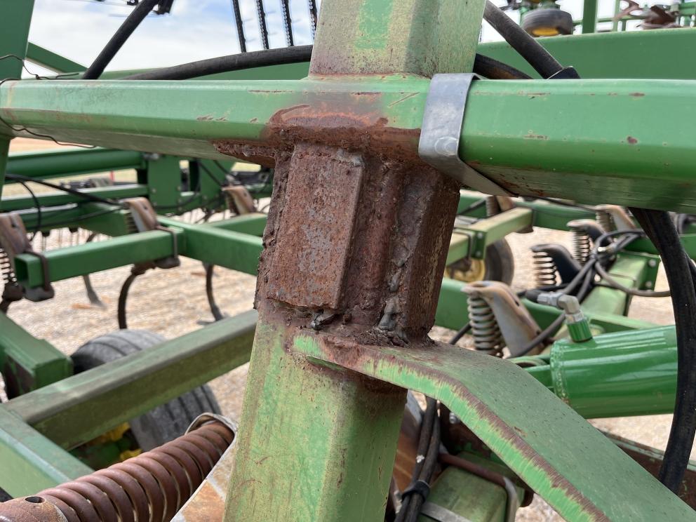 Image for 2005 John Deere 2210