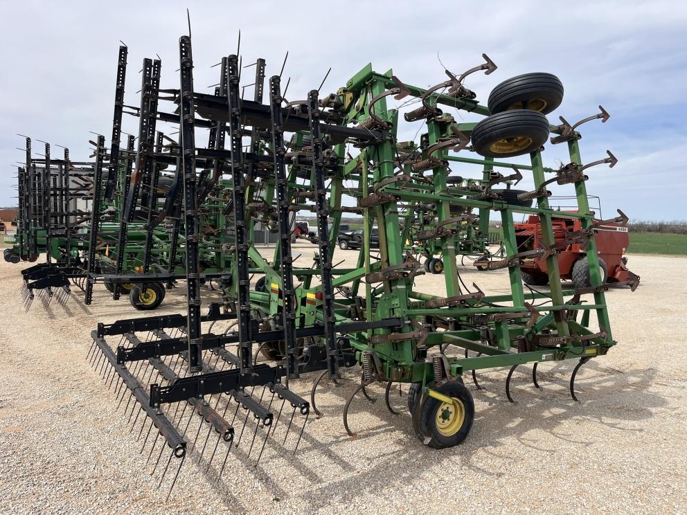 Image for 2005 John Deere 2210