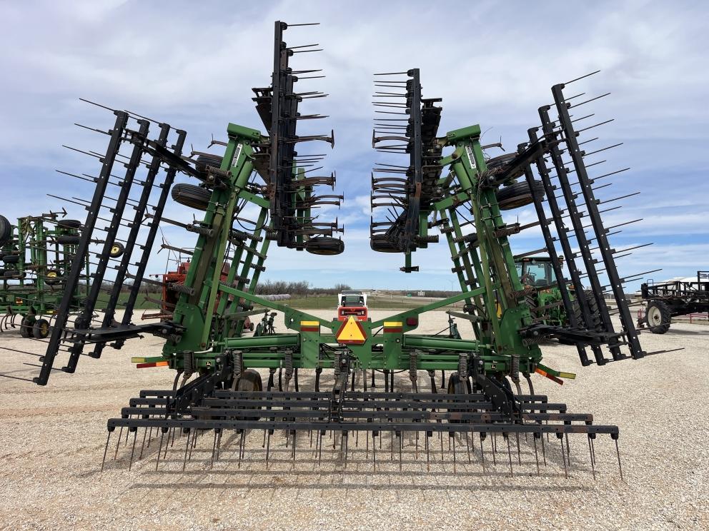 Image for 2005 John Deere 2210
