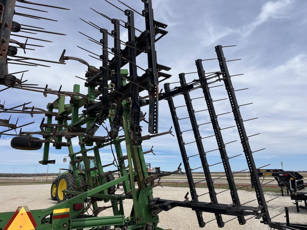 Image for 2005 John Deere 2210