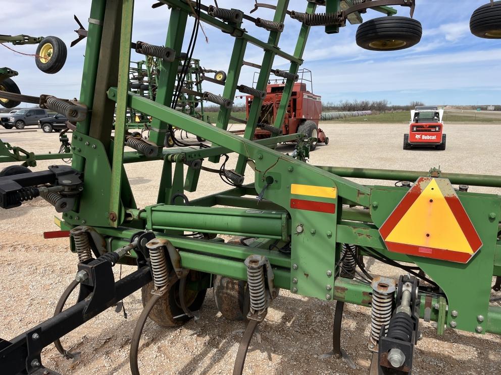 Image for 2005 John Deere 2210