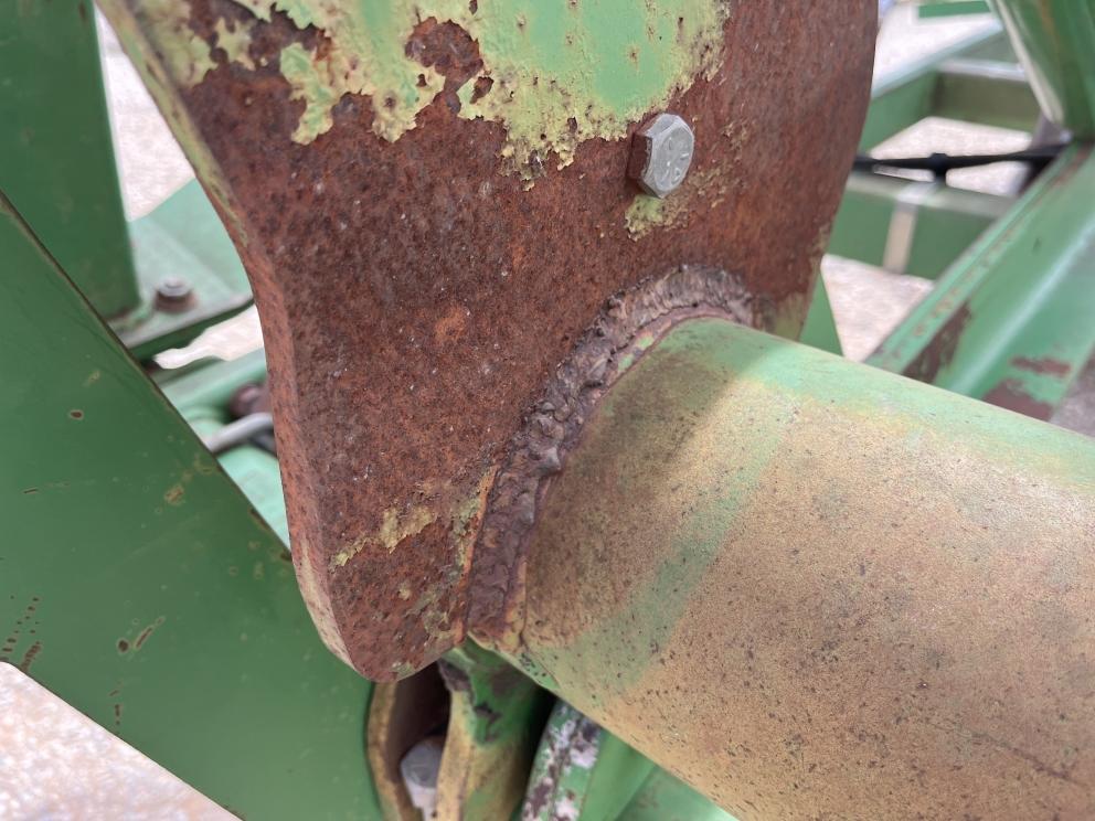 Image for 2005 John Deere 2210