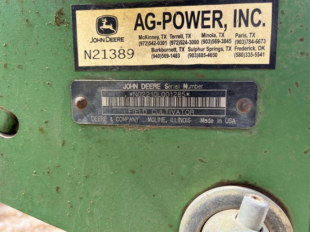 Image for 2005 John Deere 2210