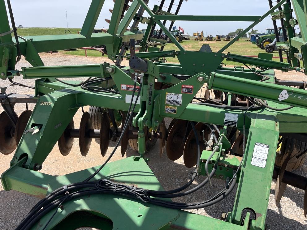 Image for 2009 John Deere 637