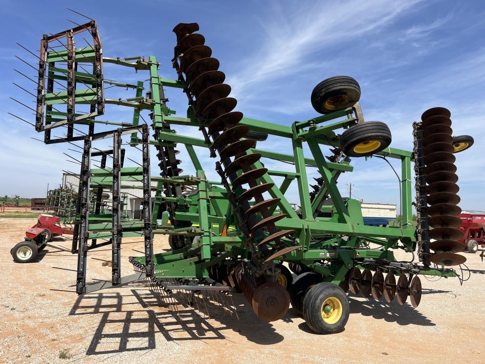 Image for 2009 John Deere 637