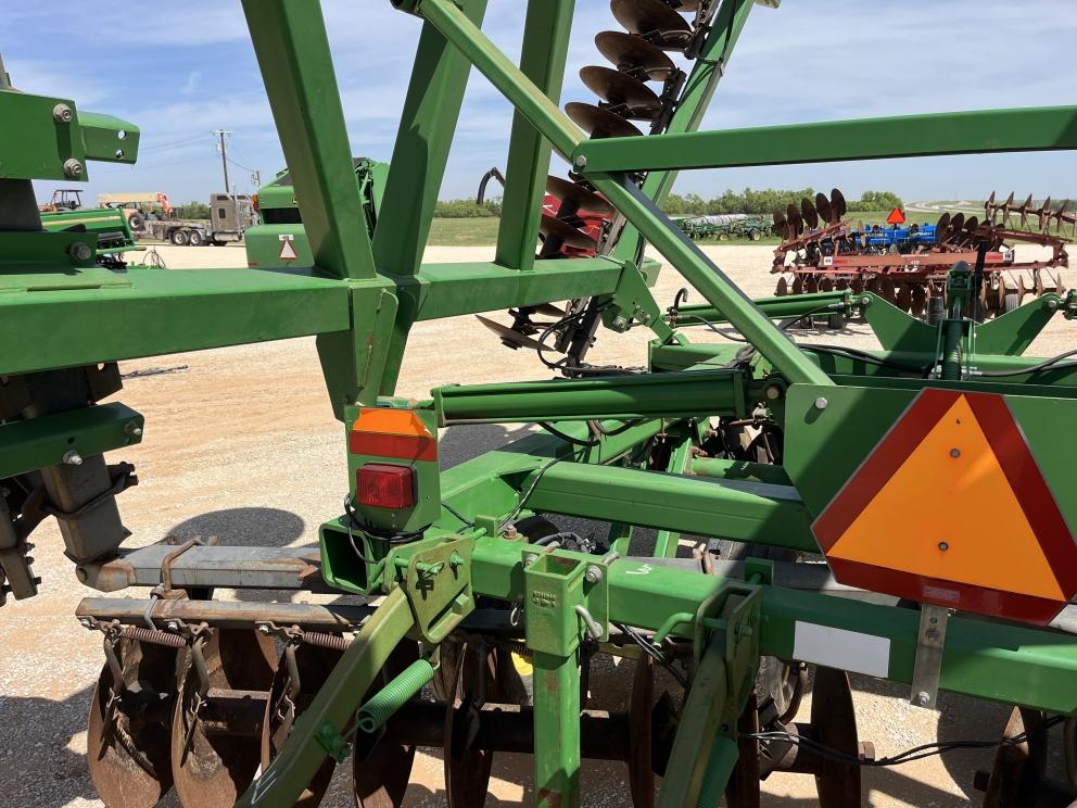 Image for 2009 John Deere 637