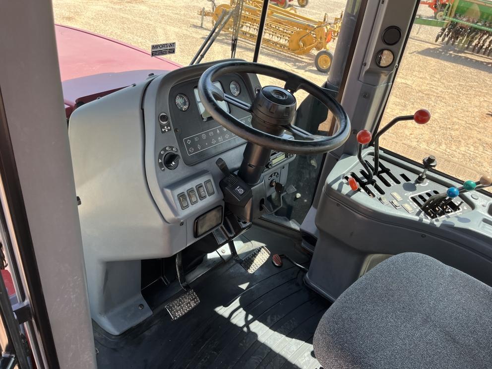 Image for 2005 Buhler-Versatile 2425