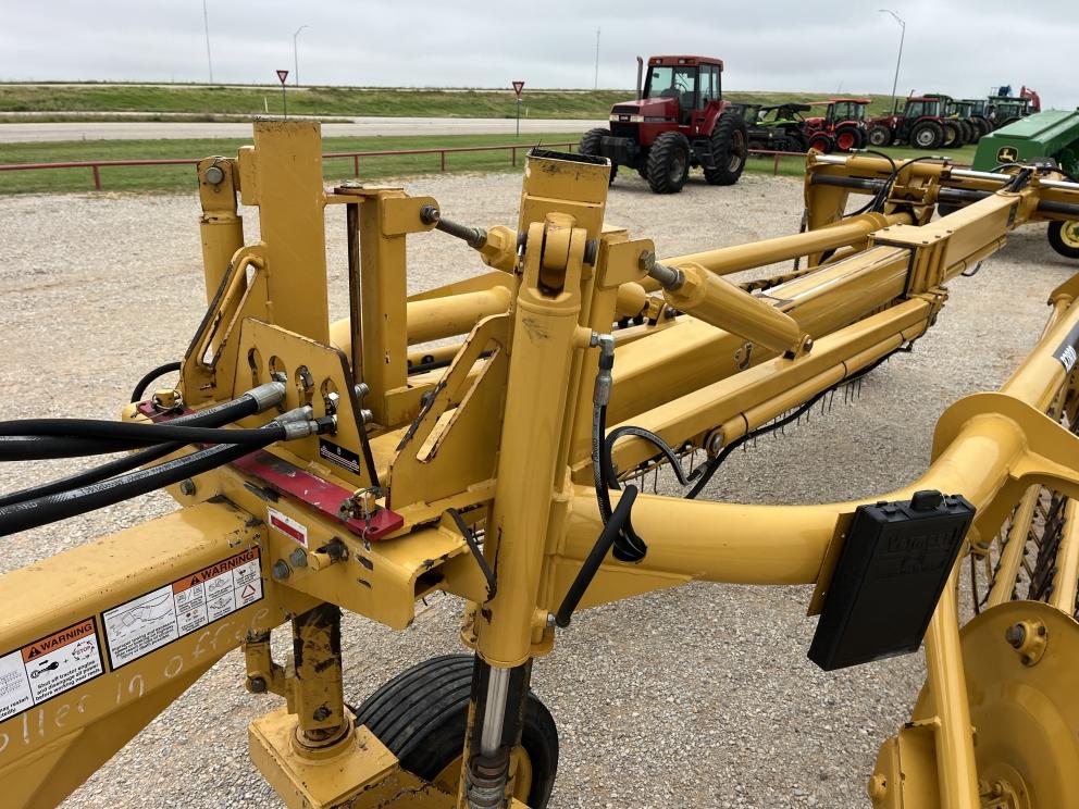 Image for 2018 Vermeer R2800