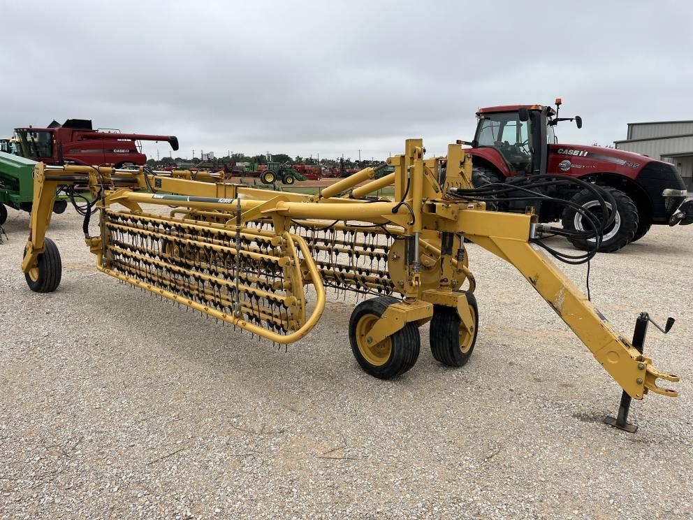 Image for 2018 Vermeer R2800