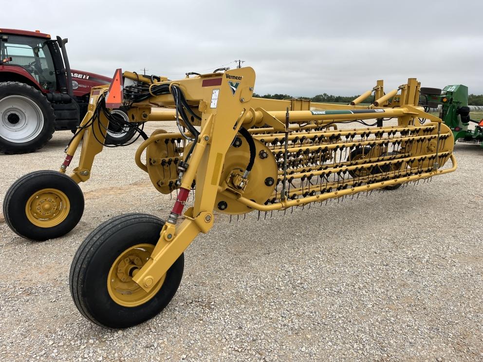 Image for 2018 Vermeer R2800