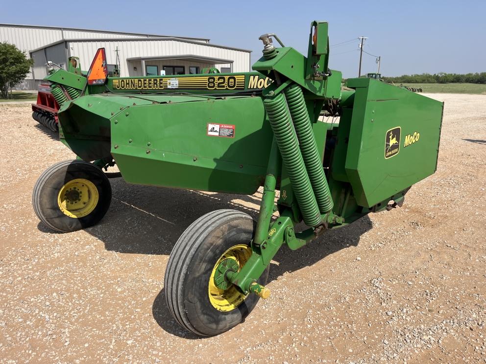 Image for 1997 John Deere 820