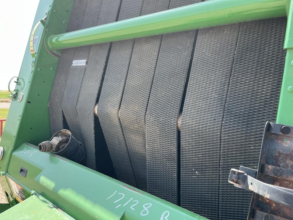 Image for 2015 John Deere 569
