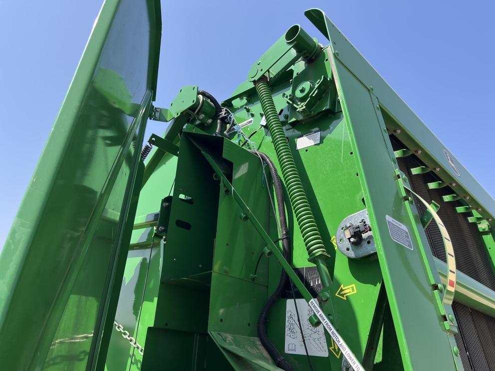 Image for 2015 John Deere 569