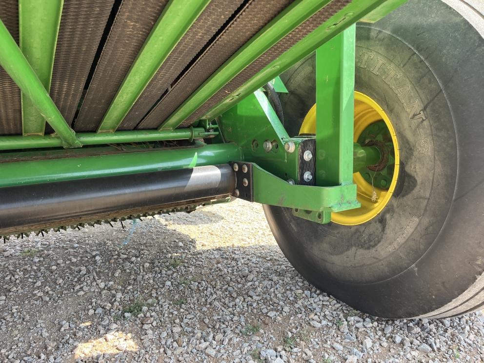 Image for 2015 John Deere 569