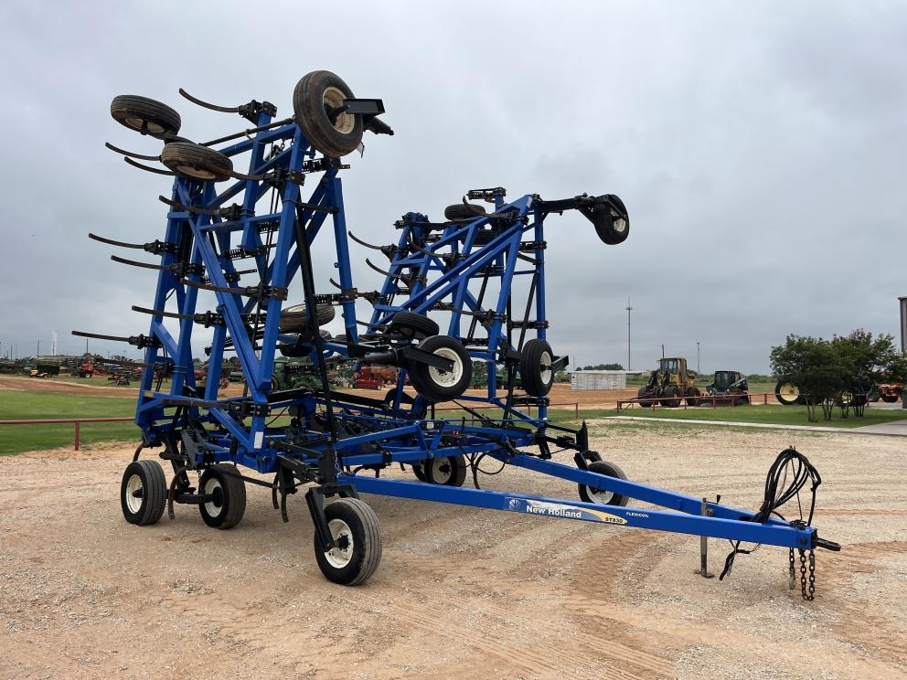 Image for 2014 New Holland ST830
