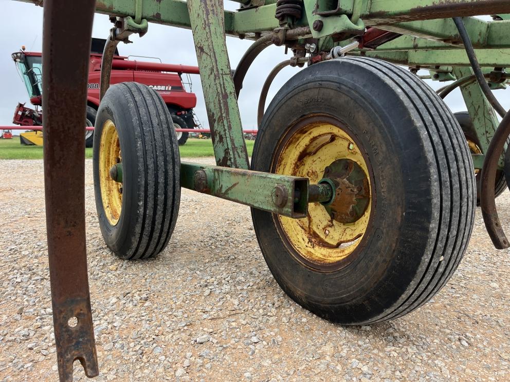 Image for John Deere 1600
