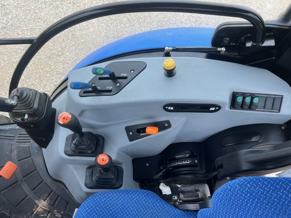 Image for 2020 New Holland WORKMASTER 120