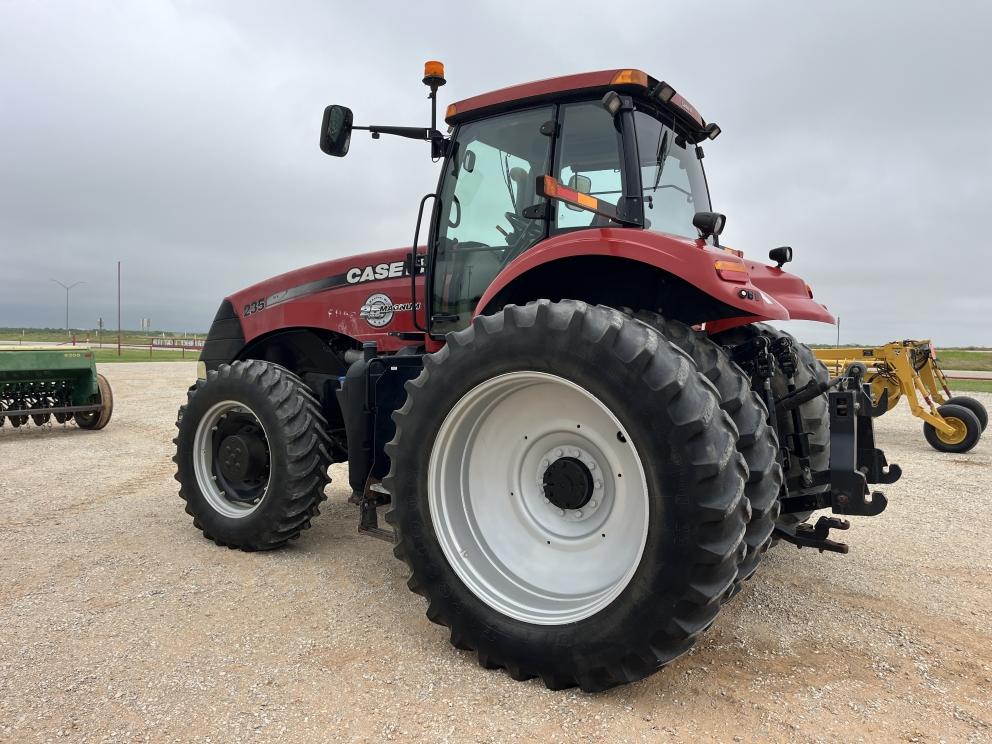 Image for 2013 Case IH MAGNUM 235