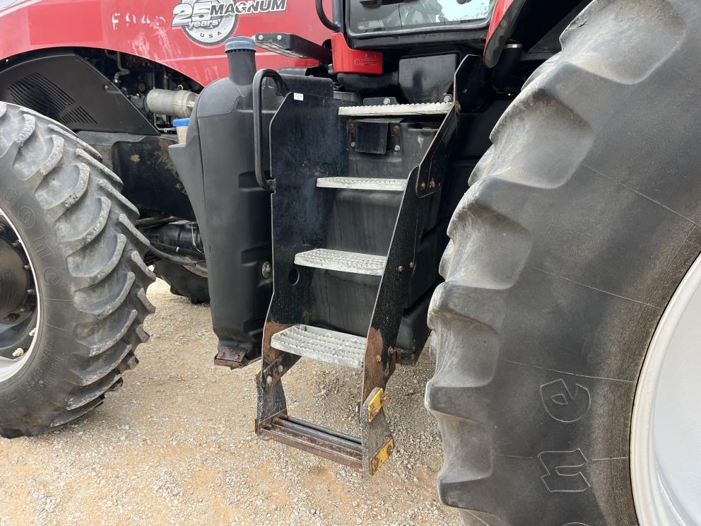 Image for 2013 Case IH MAGNUM 235