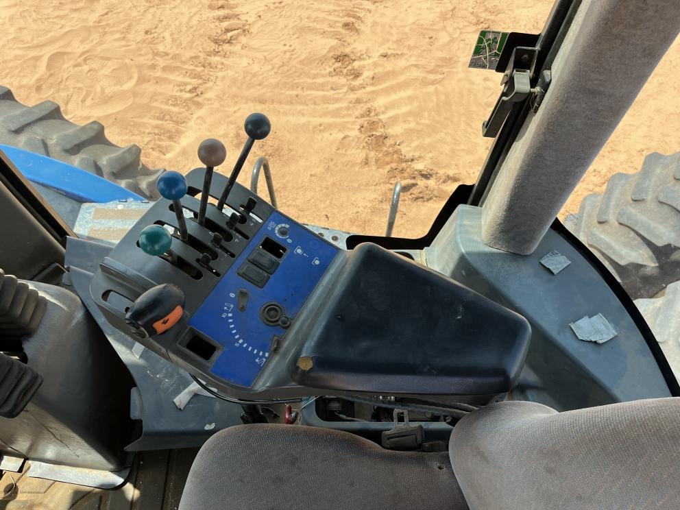 Image for 2002 New Holland TJ375
