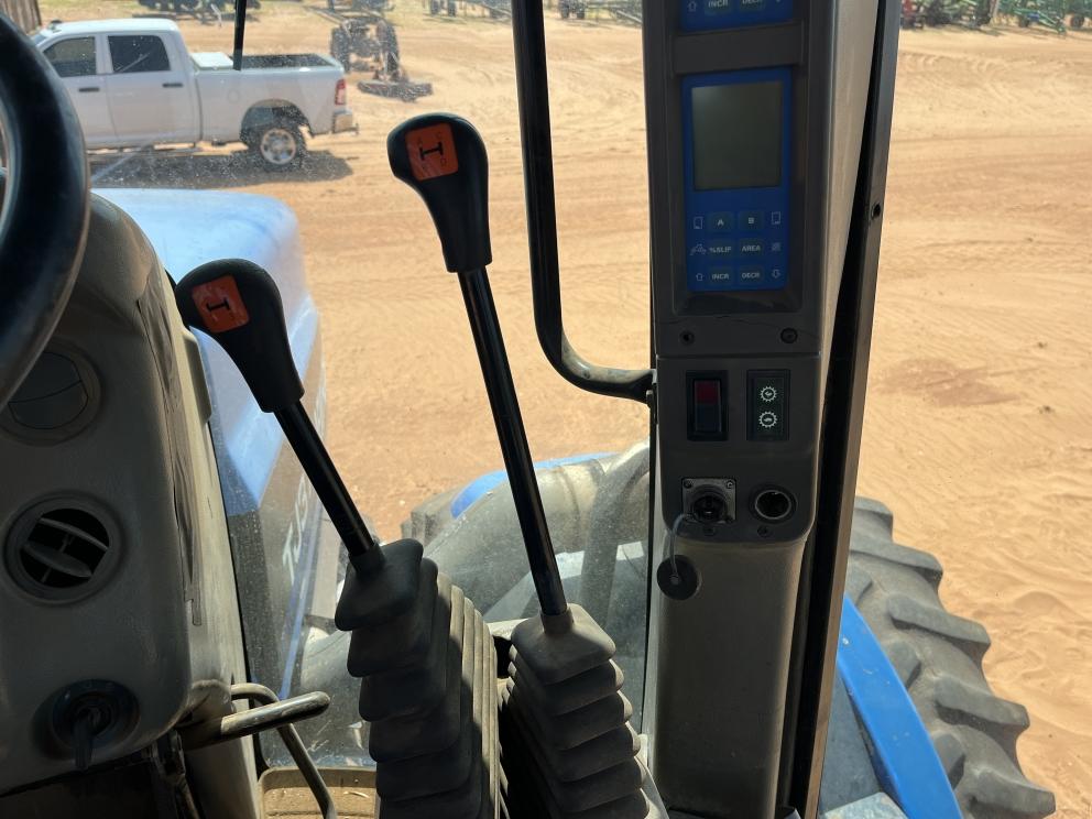 Image for 2002 New Holland TJ375