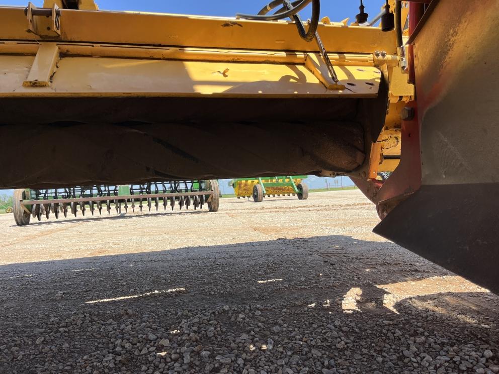 Image for 2009 New Holland H8060