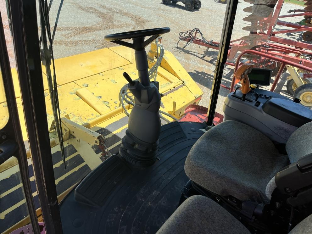 Image for 2009 New Holland H8060