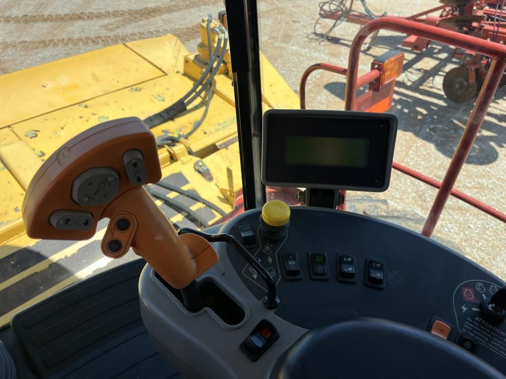Image for 2009 New Holland H8060