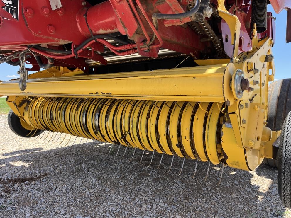 Image for 2016 New Holland ROLL-BELT 460