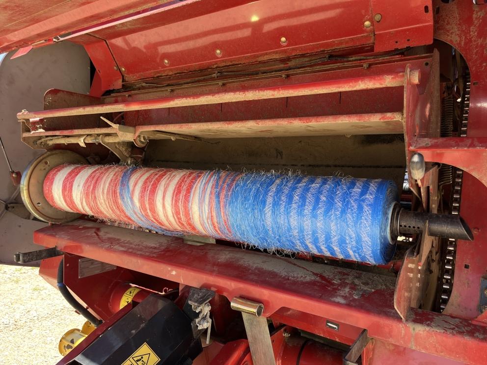 Image for 2016 New Holland ROLL-BELT 460
