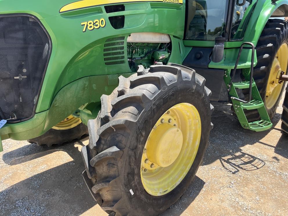 Image for 2008 John Deere 7830