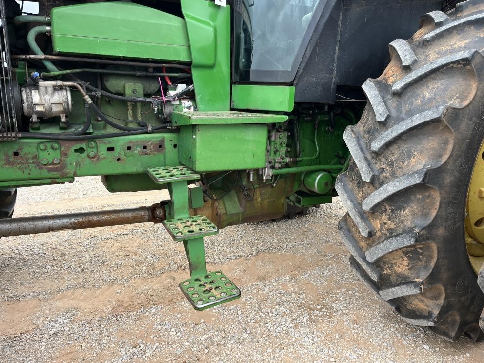 Image for 1991 John Deere 4755