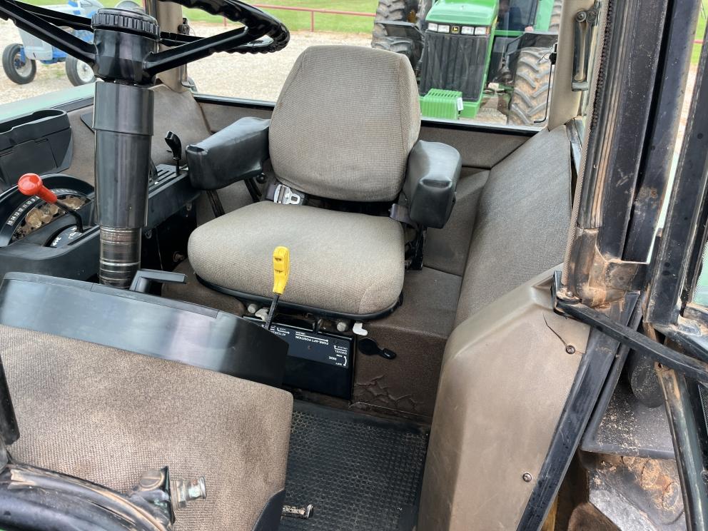 Image for 1991 John Deere 4755