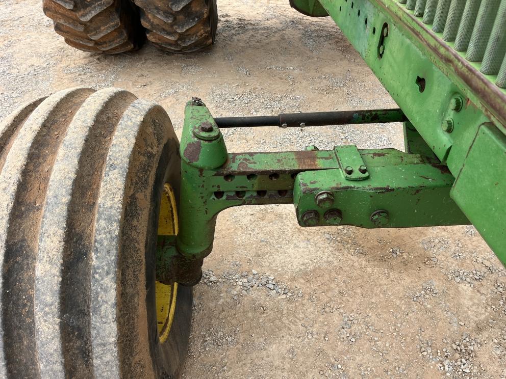 Image for 1983 John Deere 4650