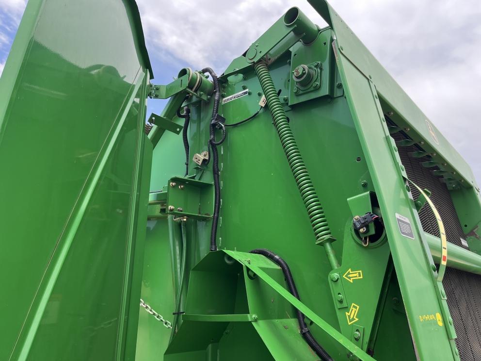 Image for 2002 John Deere 567