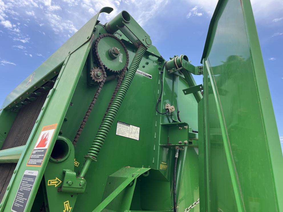 Image for 2002 John Deere 567