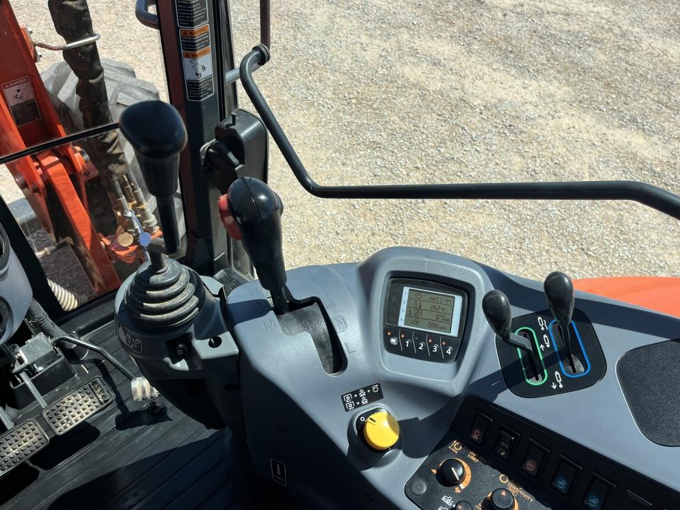 Image for 2016 Kubota M135GX