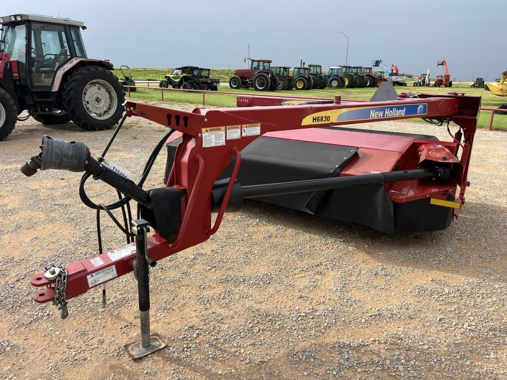 Image for 2015 New Holland H6830