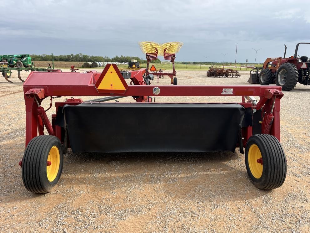 Image for 2015 New Holland H6830