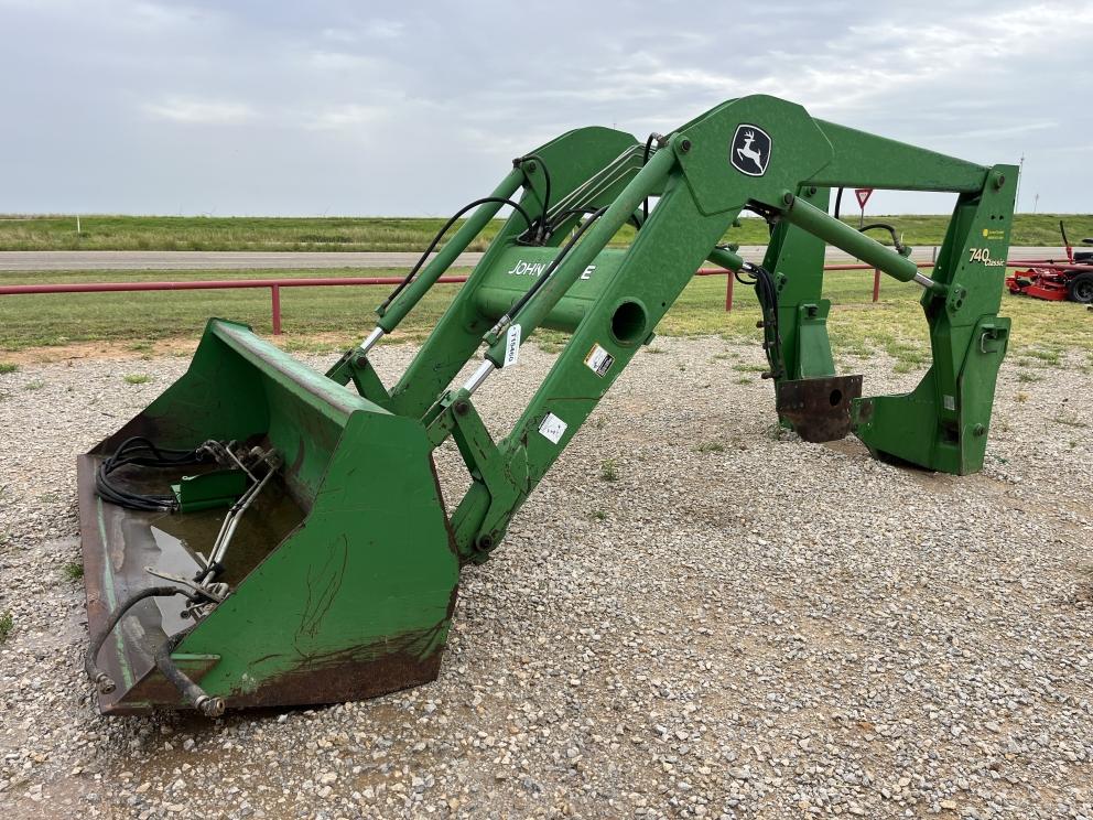 Image for 2005 John Deere 740