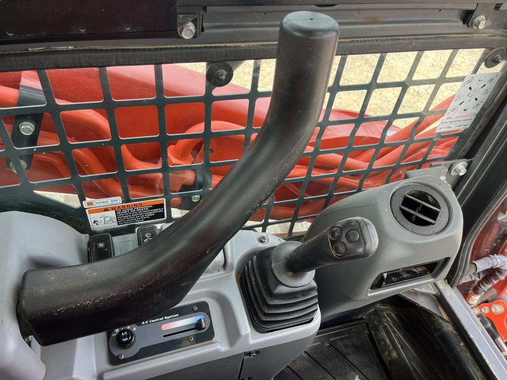 Image for 2014 Kubota SVL90-2