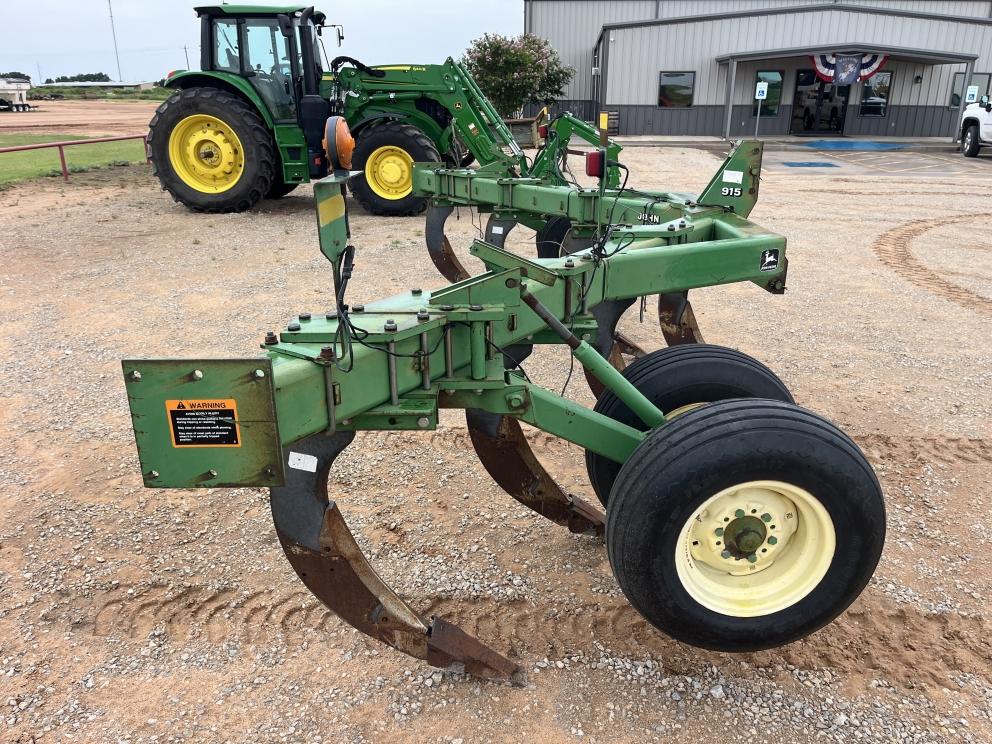 Image for 1999 John Deere 915