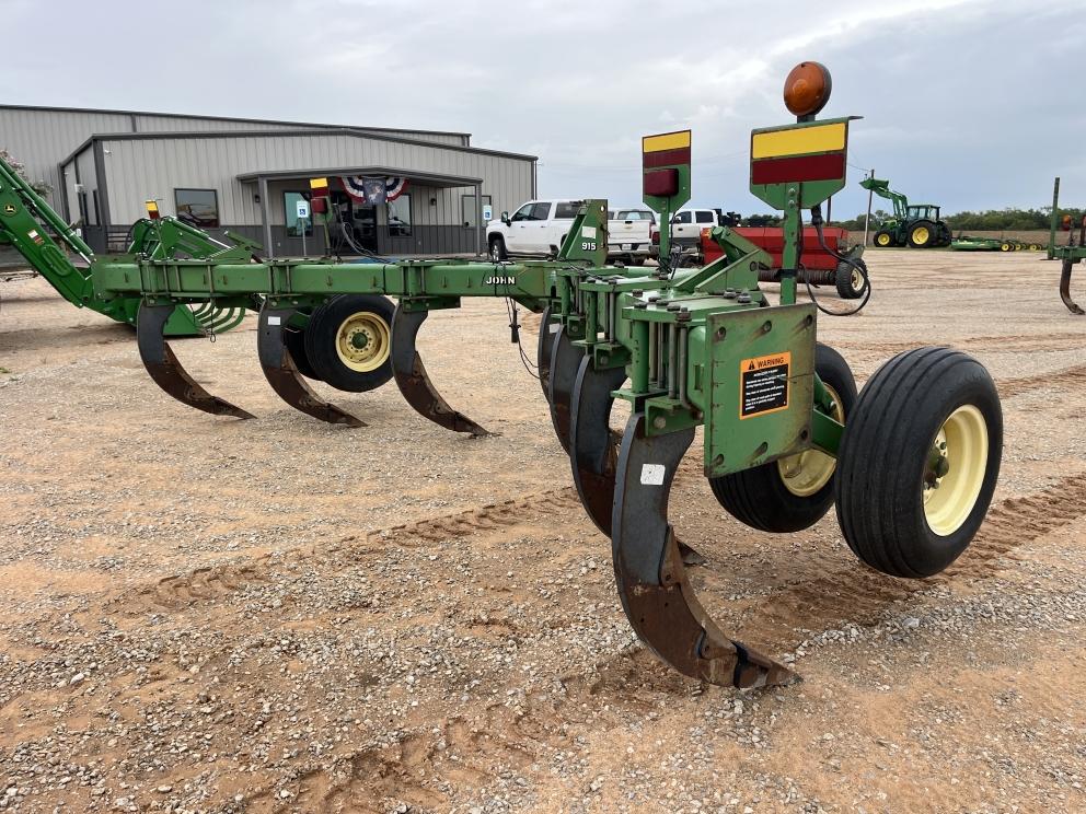 Image for 1999 John Deere 915
